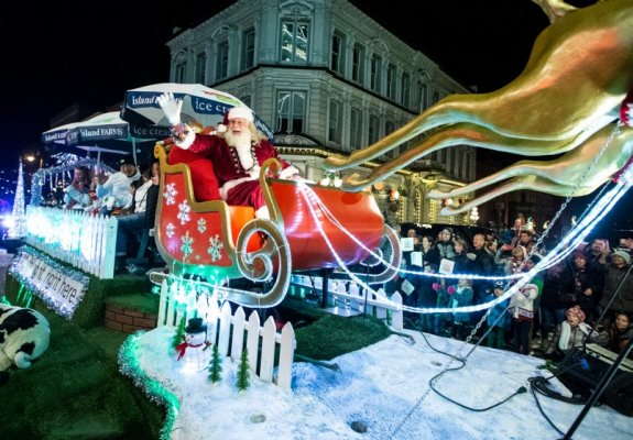 Santa Parade Photo 1